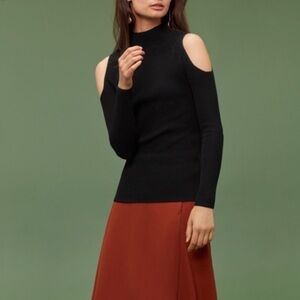 Wilfred Aritzia Black Cold Shoulder Sweater. Size S